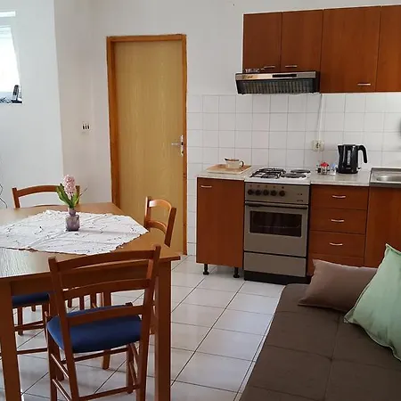 아파트 Simic 트로기르